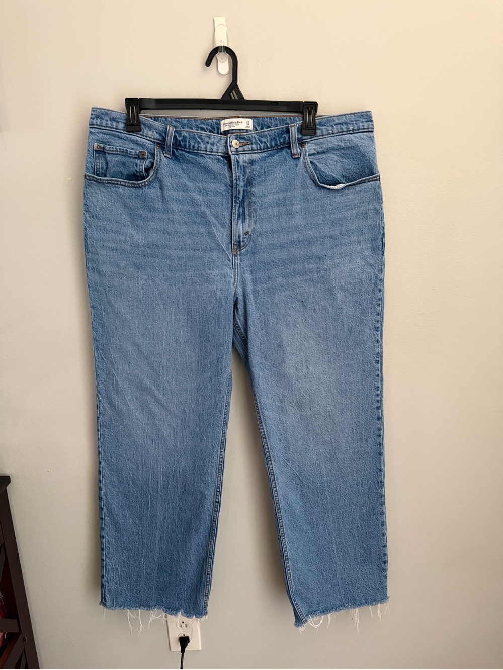 Abercrombie & Fitch The 90s Relaxed Jeans High Rise Frayed Hem 34/18 R